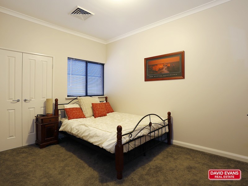 34 Newgain Crescent, Carramar WA 6031