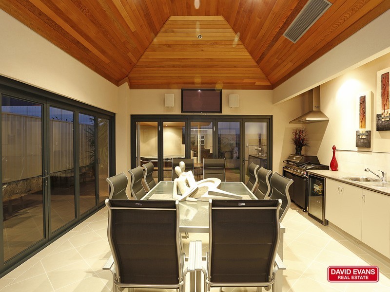 34 Newgain Crescent, Carramar WA 6031