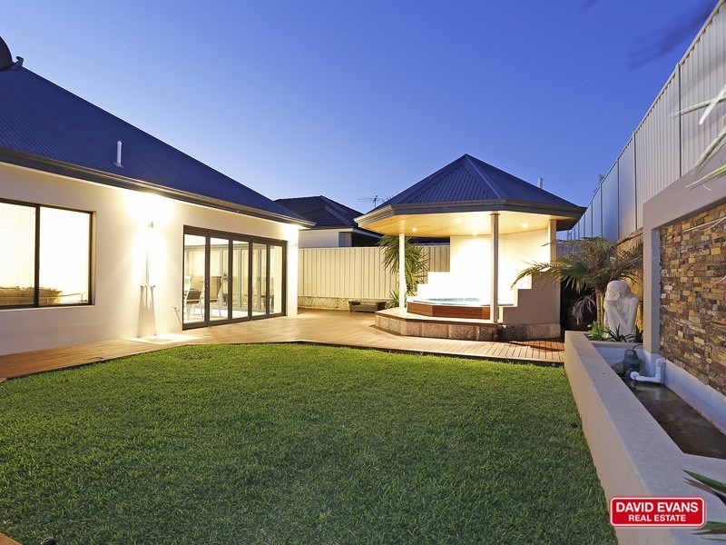 34 Newgain Crescent, Carramar WA 6031