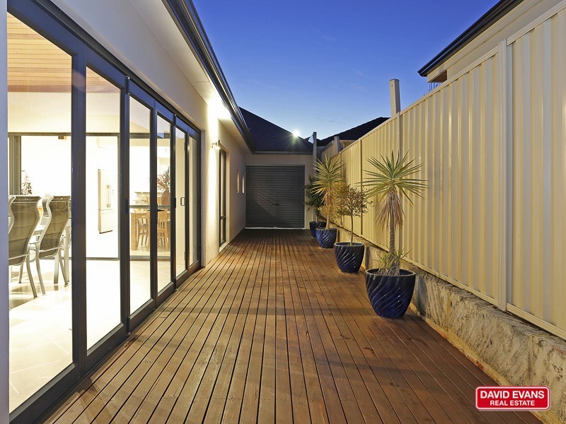 34 Newgain Crescent, Carramar WA 6031