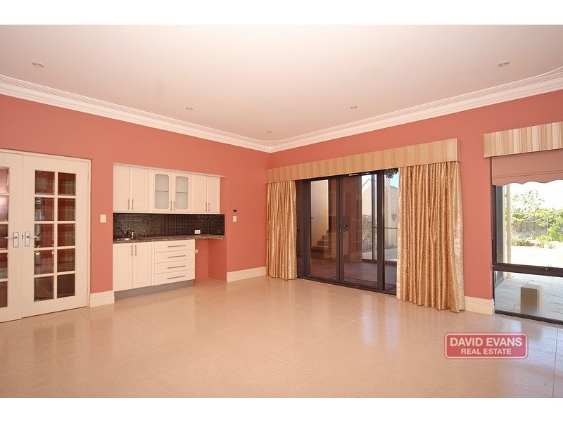 9 Royal James Court, Quinns Rocks WA 6030