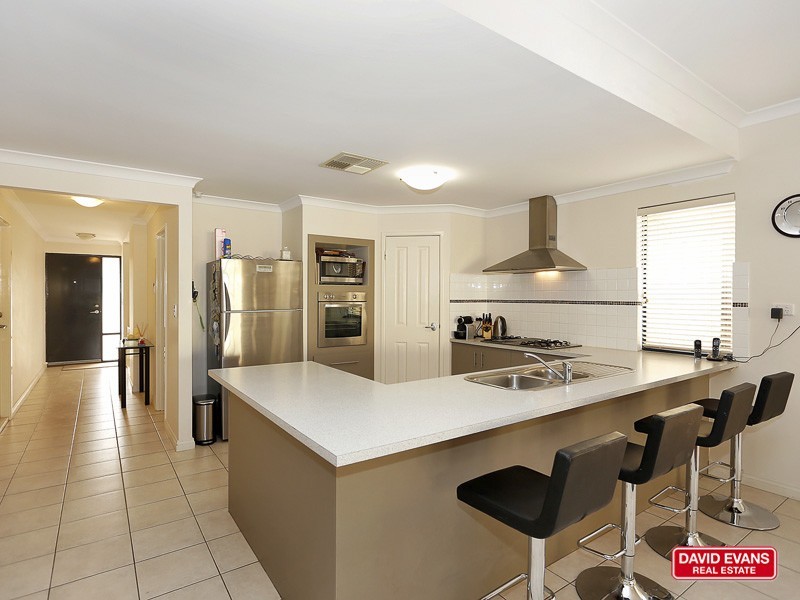 6 Lakewood Terrace, Clarkson WA 6030