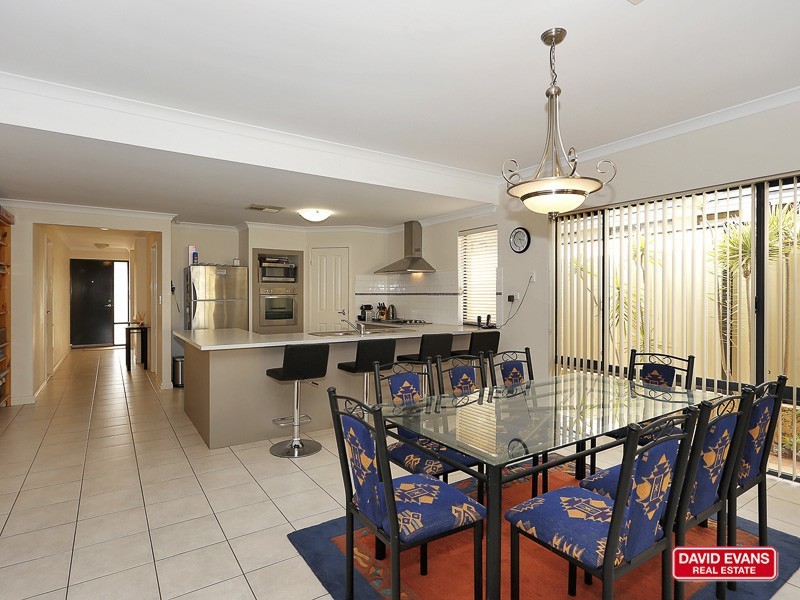 6 Lakewood Terrace, Clarkson WA 6030