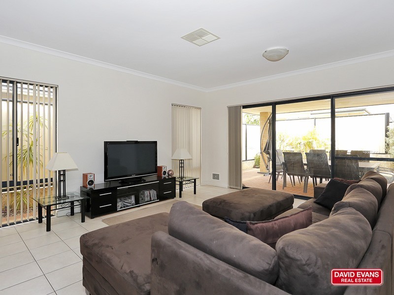 6 Lakewood Terrace, Clarkson WA 6030