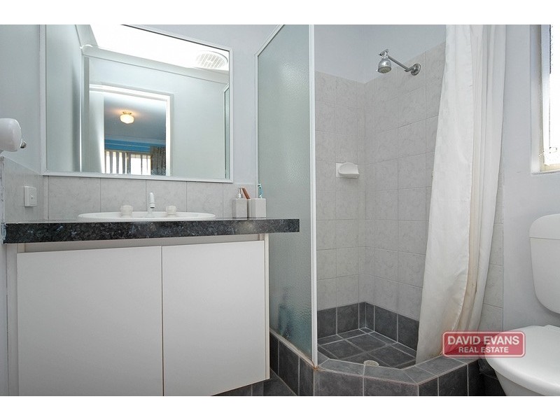 6 Adelong Circuit, Merriwa WA 6030