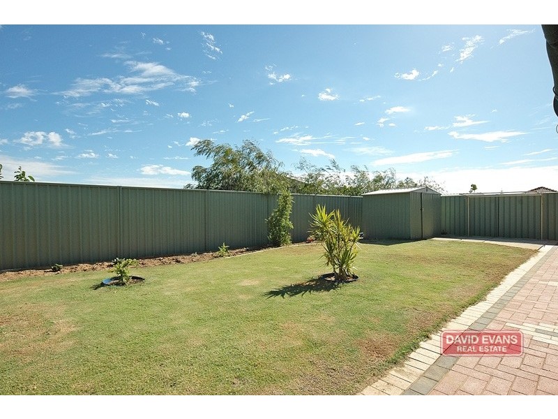 6 Adelong Circuit, Merriwa WA 6030
