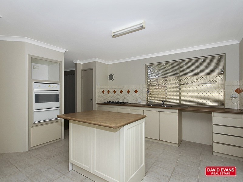 13 Weetman Cove, Cannington WA 6107