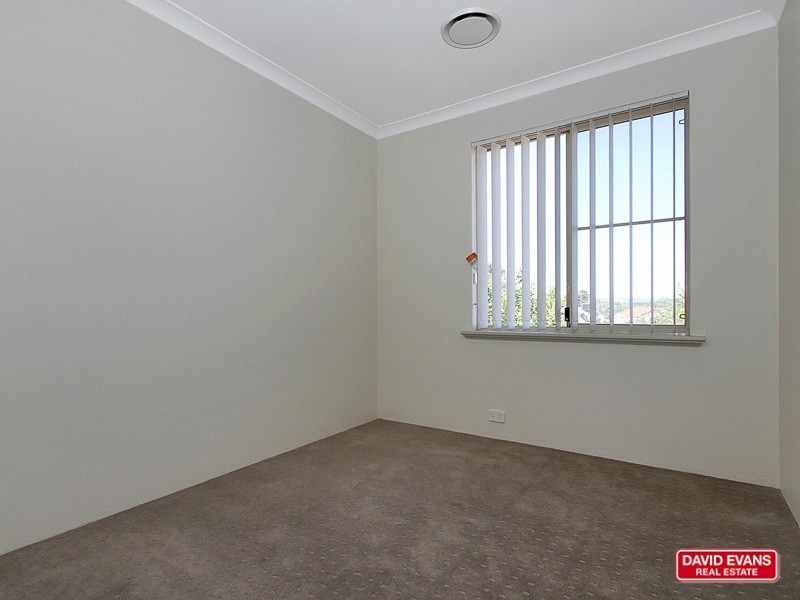 13 Weetman Cove, Cannington WA 6107
