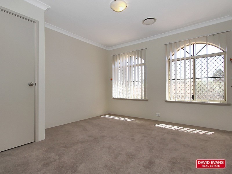 13 Weetman Cove, Cannington WA 6107