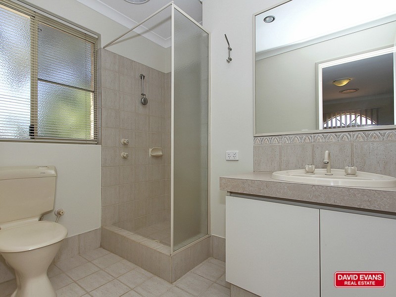 13 Weetman Cove, Cannington WA 6107