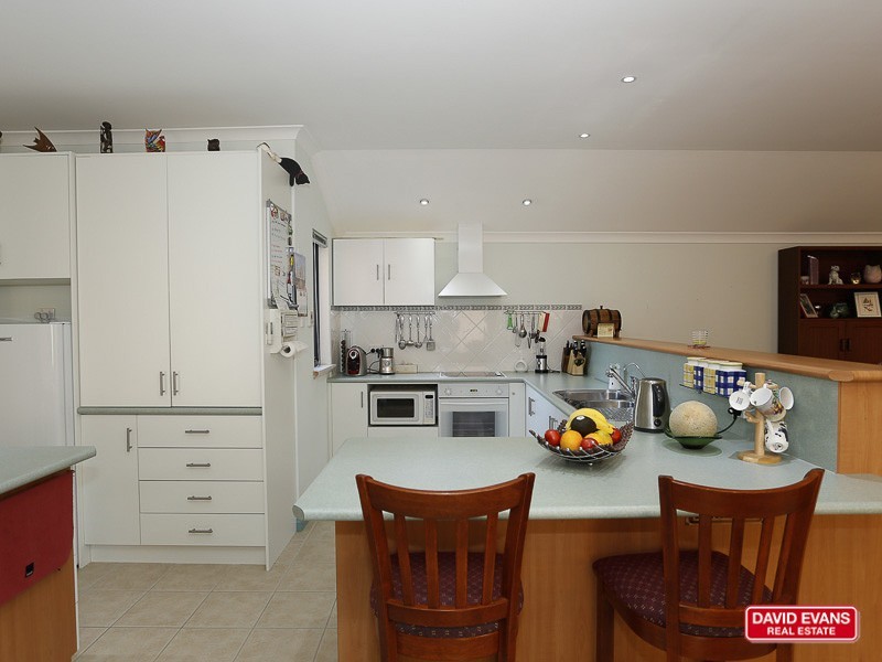 6 Covington Prom, Butler WA 6036