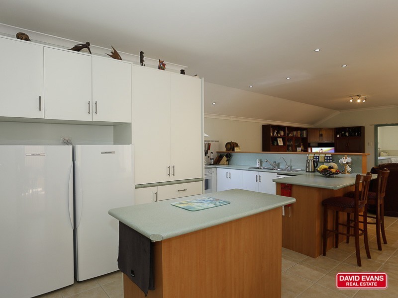 6 Covington Prom, Butler WA 6036