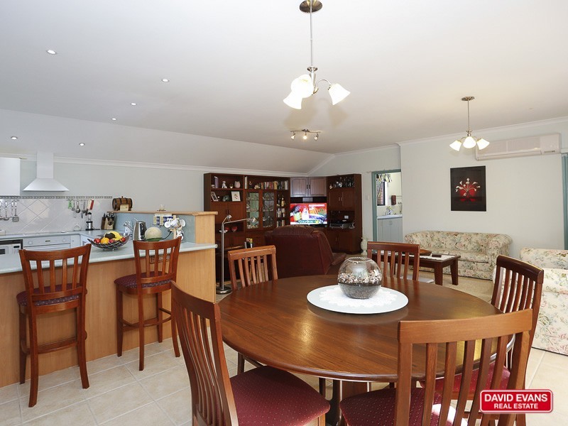 6 Covington Prom, Butler WA 6036