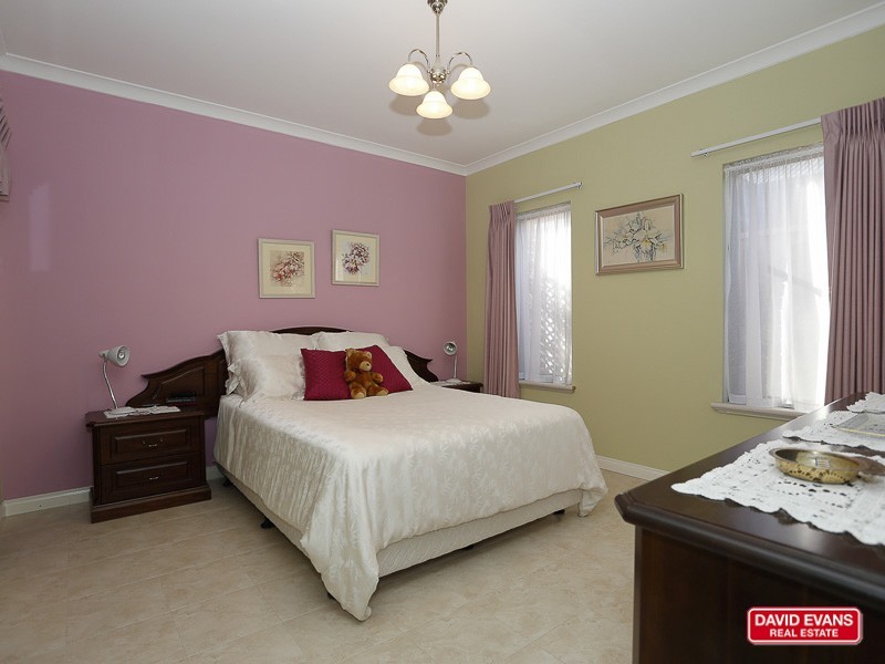 6 Covington Prom, Butler WA 6036