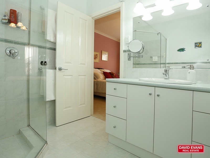 6 Covington Prom, Butler WA 6036