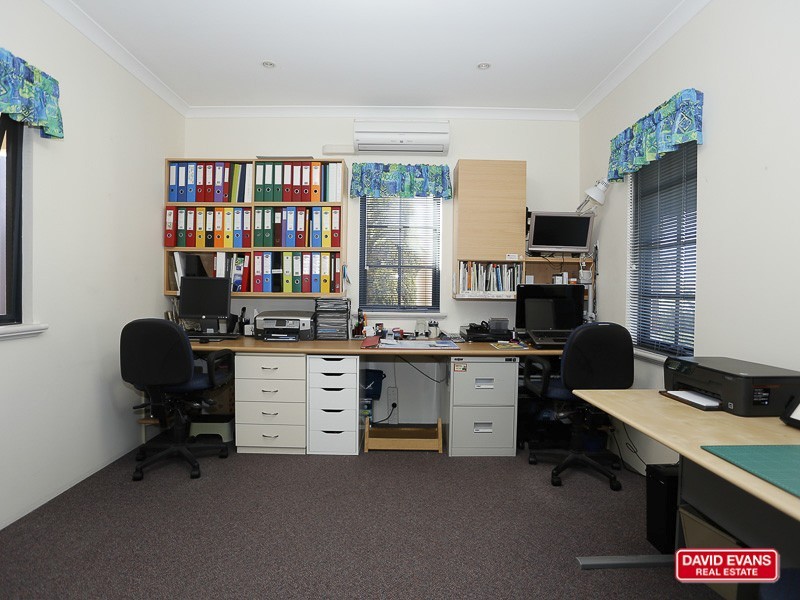 6 Covington Prom, Butler WA 6036