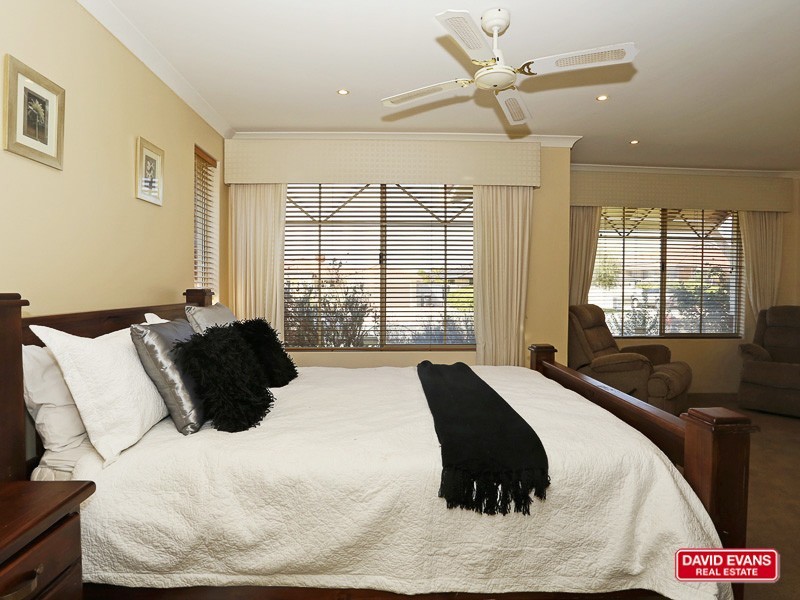 186 Kinross Drive, Kinross WA 6028