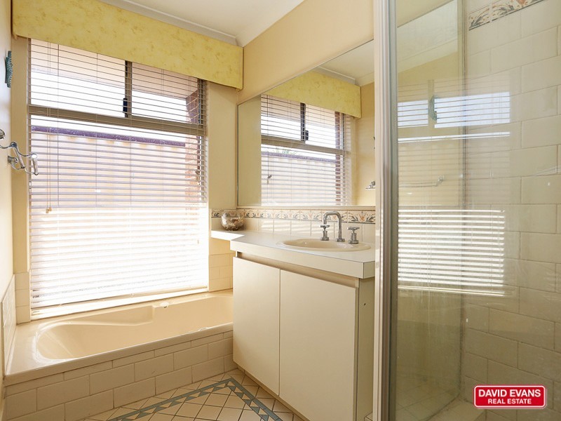 186 Kinross Drive, Kinross WA 6028