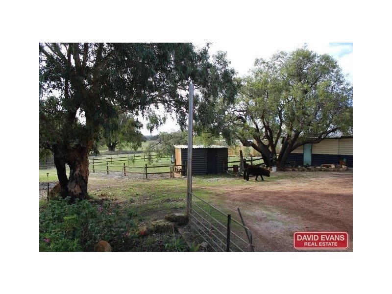 54 Laura Road, Gingin WA 6503