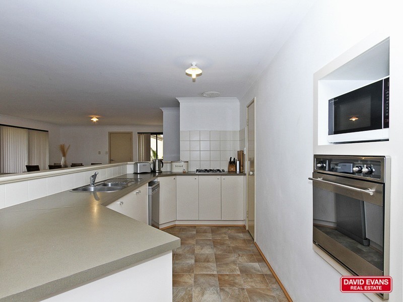 18 Shelburne Gardens, Ridgewood WA 6030