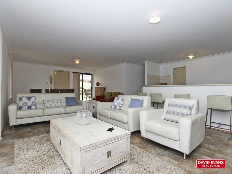 18 Shelburne Gardens, Ridgewood WA 6030