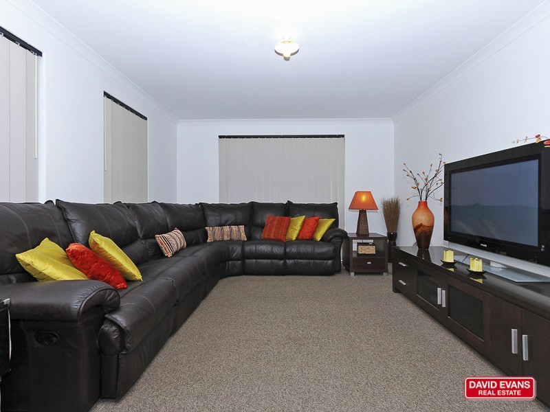 18 Shelburne Gardens, Ridgewood WA 6030