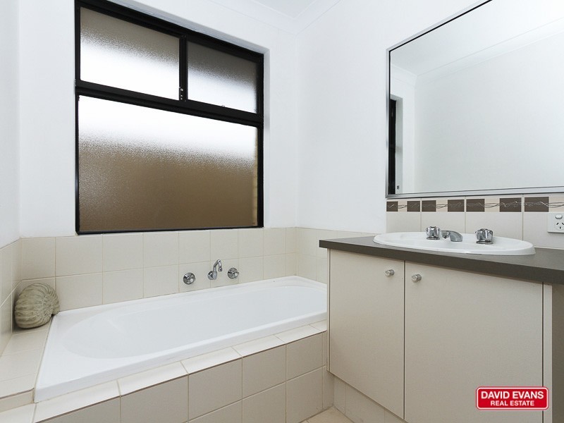 18 Shelburne Gardens, Ridgewood WA 6030