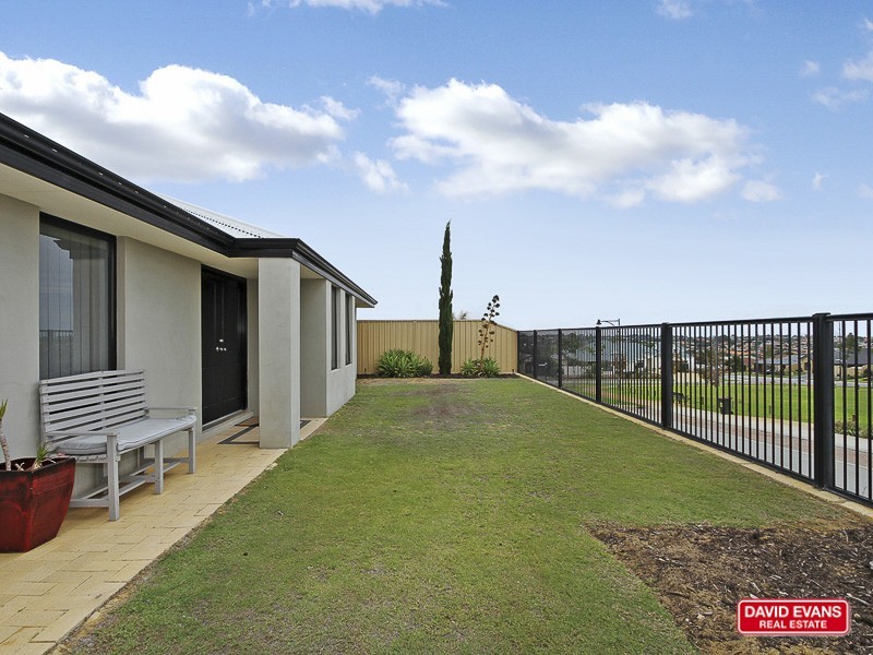 18 Shelburne Gardens, Ridgewood WA 6030