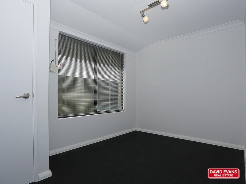 9 Beefwood Street, Banksia Grove WA 6031