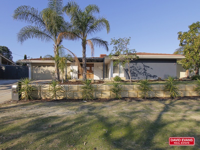 2 Lupin Ct, Hocking WA 6065