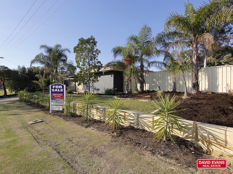 2 Lupin Ct, Hocking WA 6065