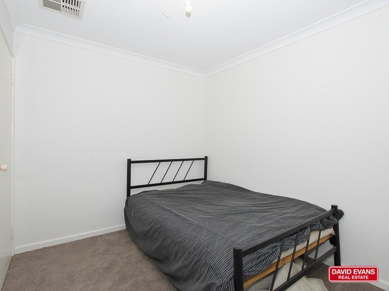 2 Lupin Ct, Hocking WA 6065