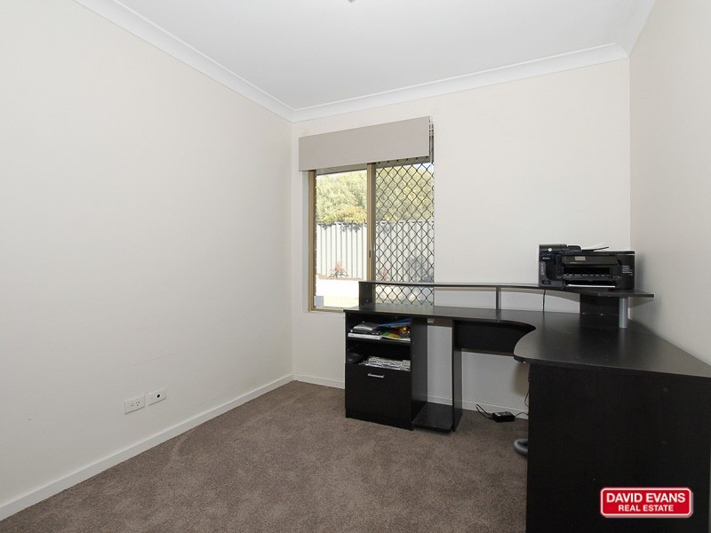 2 Lupin Ct, Hocking WA 6065