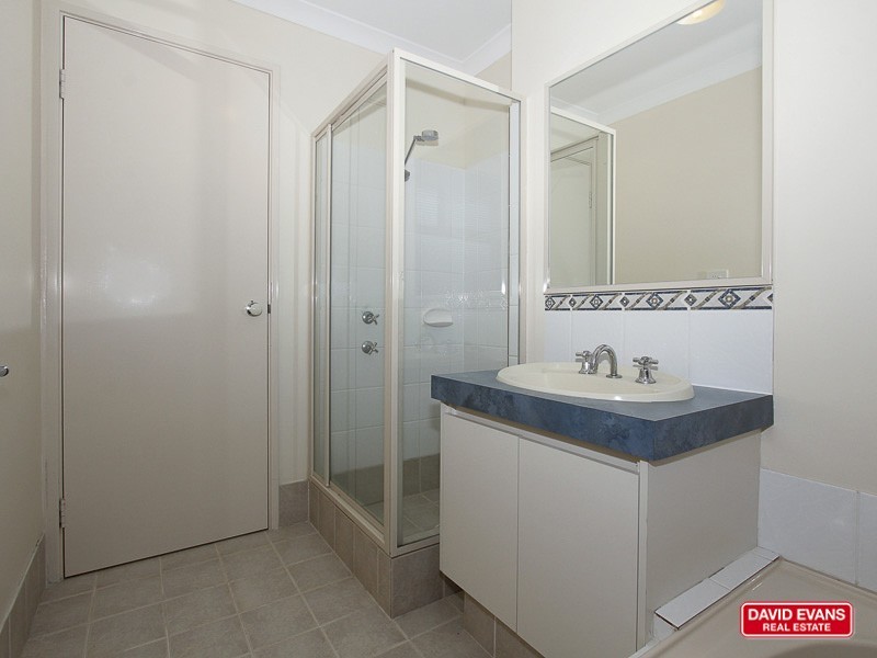 122 SEAGROVE BLVD, Merriwa WA 6030