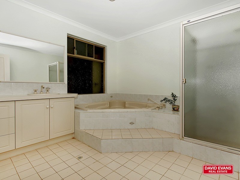 50 Fairway Court, Woodridge WA 6041