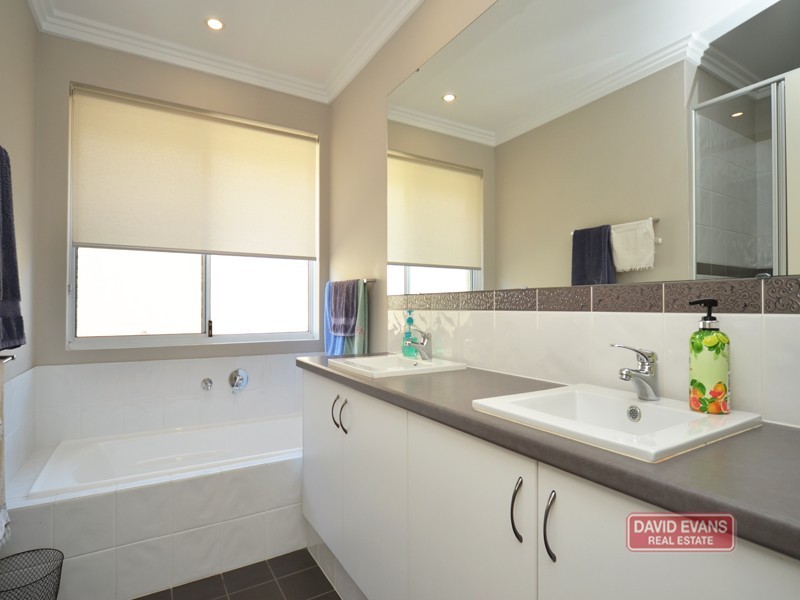 6 Helmsley Parkway, Alkimos WA 6038