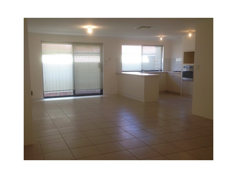 28 Apsley Bend, Tapping WA 6065