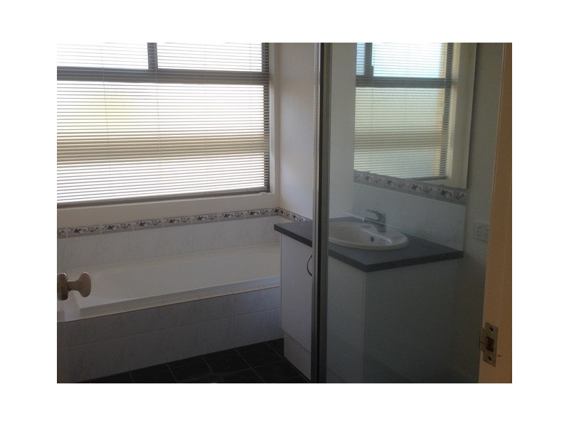 28 Apsley Bend, Tapping WA 6065