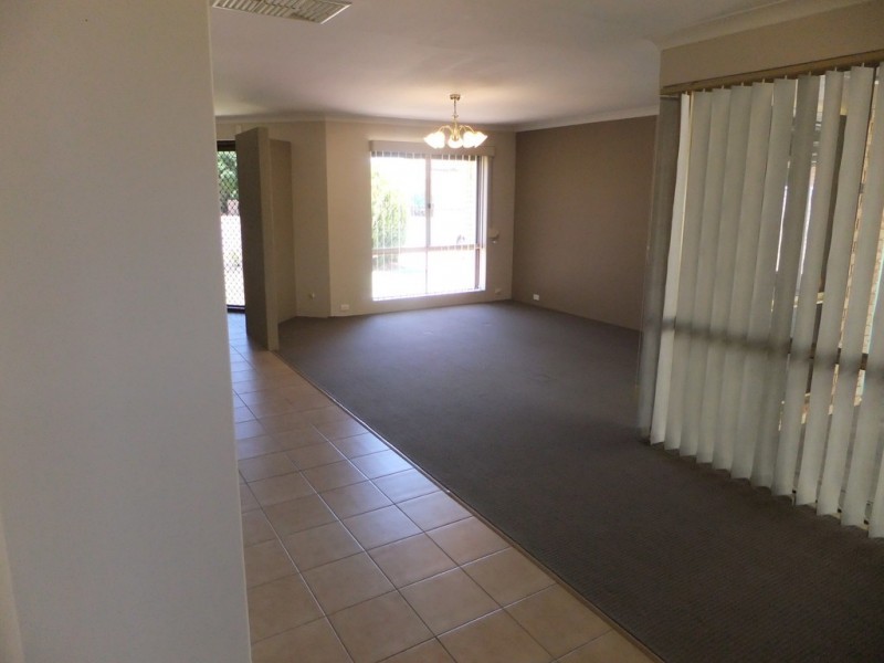 16 Village Walk, Ocean Reef WA 6027