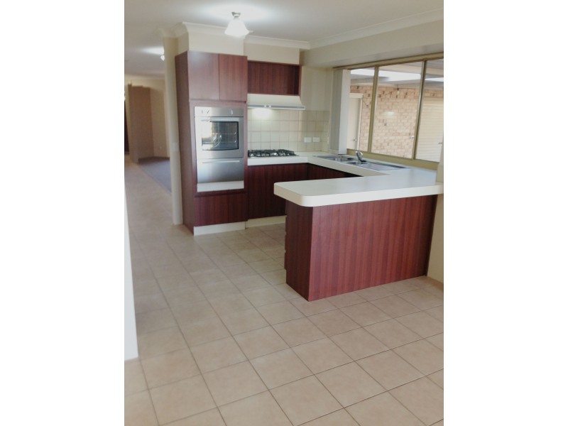 16 Village Walk, Ocean Reef WA 6027