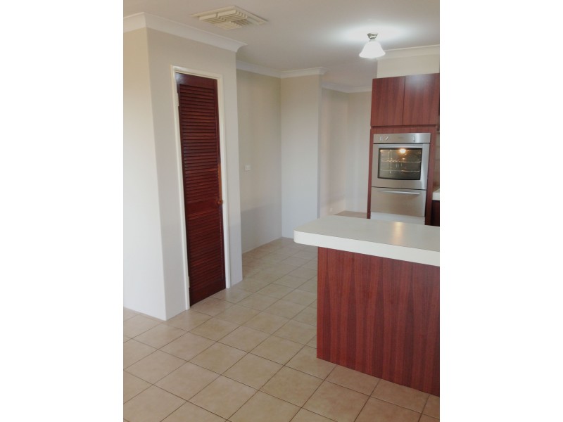 16 Village Walk, Ocean Reef WA 6027