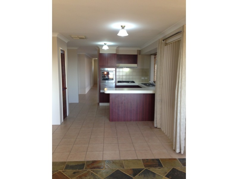 16 Village Walk, Ocean Reef WA 6027