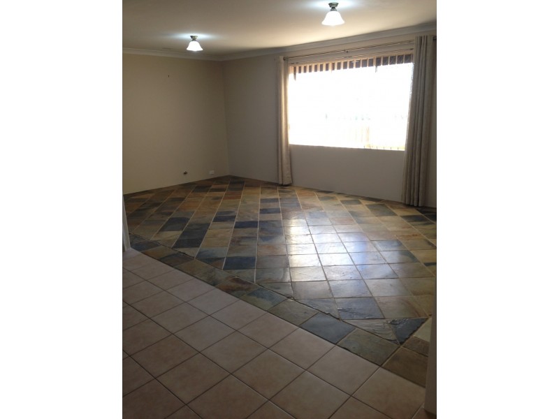 16 Village Walk, Ocean Reef WA 6027