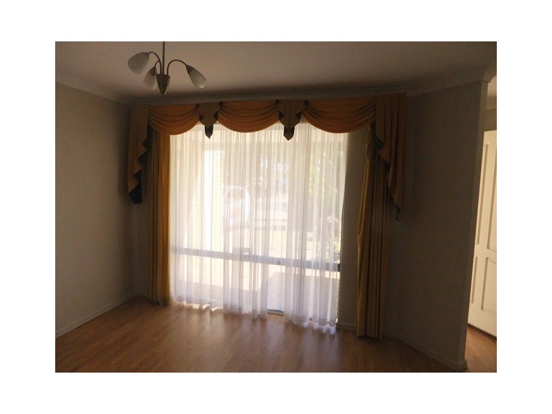 66 Houghton Drive, Carramar WA 6031