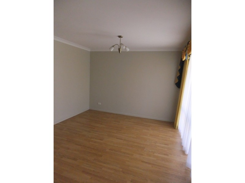 66 Houghton Drive, Carramar WA 6031