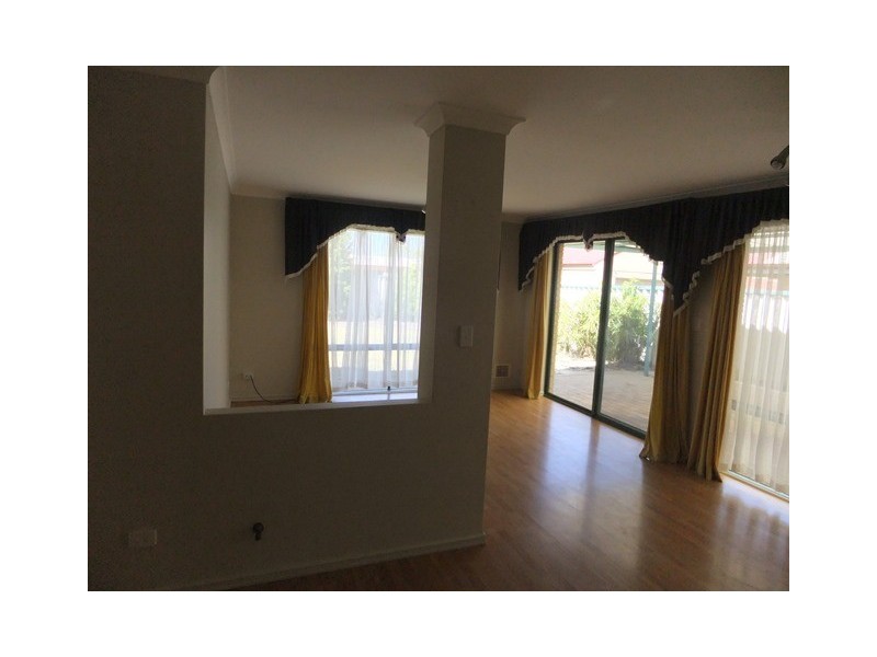 66 Houghton Drive, Carramar WA 6031