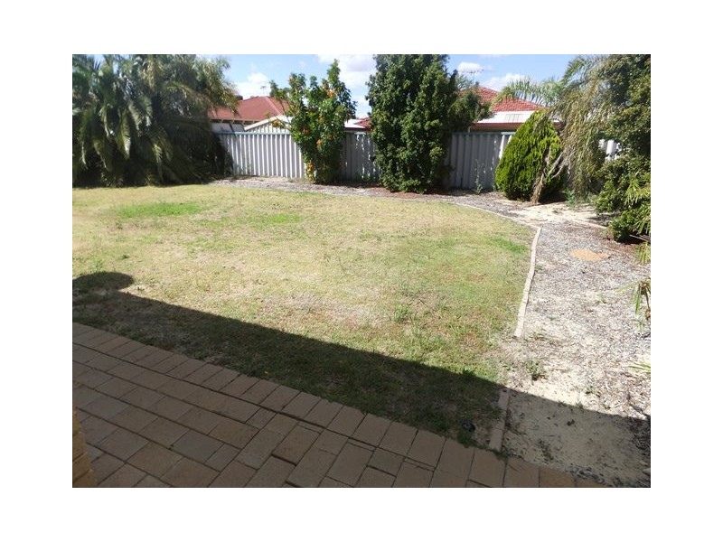 66 Houghton Drive, Carramar WA 6031