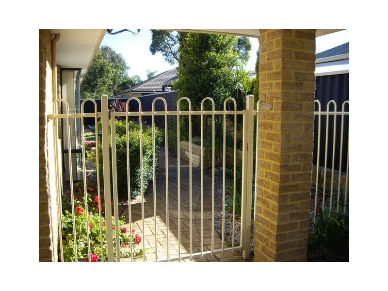 21 Carwoola Circle, Carramar WA 6031