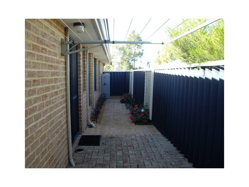 21 Carwoola Circle, Carramar WA 6031