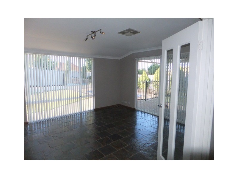 116 Balladong Loop, Carramar WA 6031